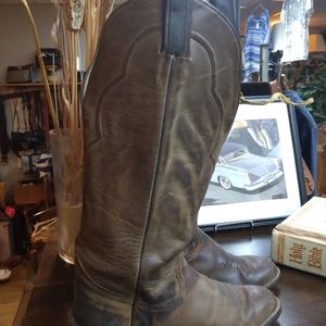 Very high-quality handmade USA boots, thick leather. Size 8.5